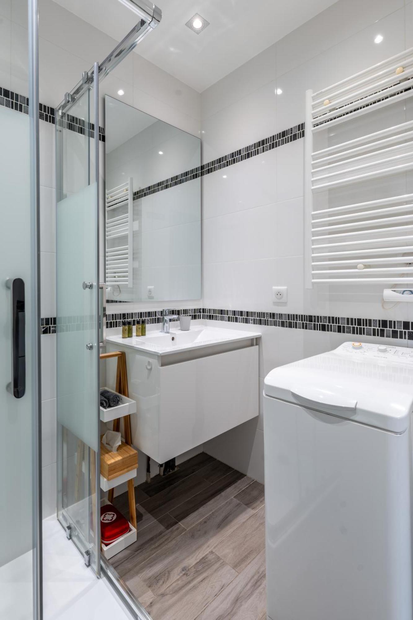 Apartment Fabuleux 2 Personnes Au Coeur De Menton, Climatise Et Proche Gares Routiere Et Sncf *