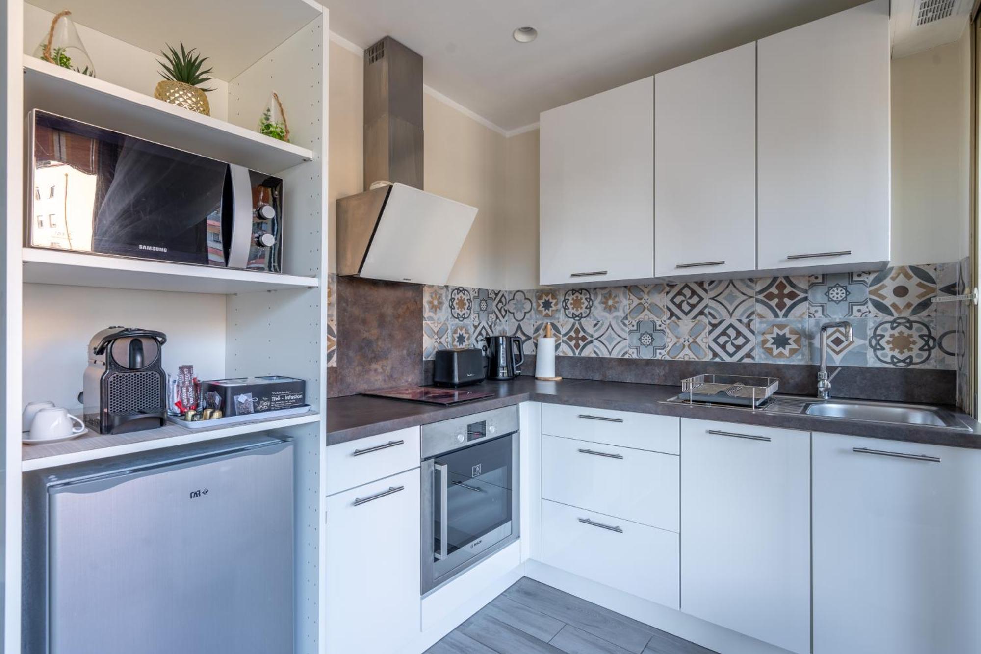 Apartment Fabuleux 2 Personnes Au Coeur De Menton, Climatise Et Proche Gares Routiere Et Sncf Menton